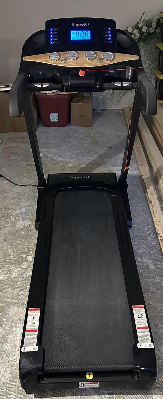 Treadmill  in Exercise Equipment in Gatineau - Image 2