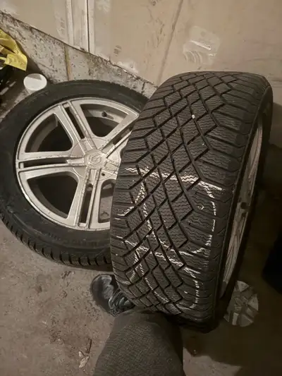 I'm offering a pair of used Continental winter tires, size 225 50R 17, perfect for providing reliabl...