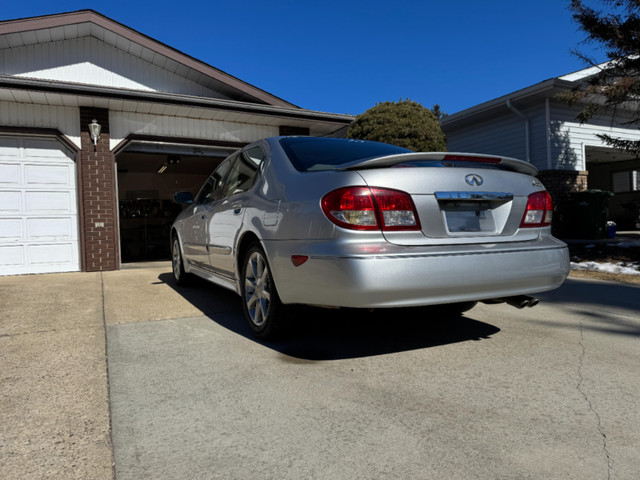 2002 Infiniti I35 - Silver in Cars & Trucks in Edmonton - Image 4