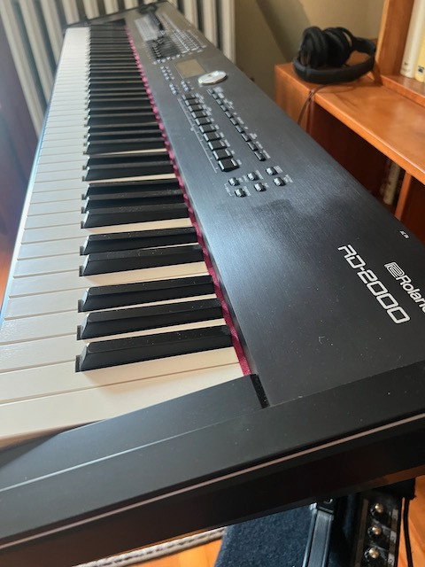Roland RD-2000 Stage Keyboard in Pianos & Keyboards in Annapolis Valley