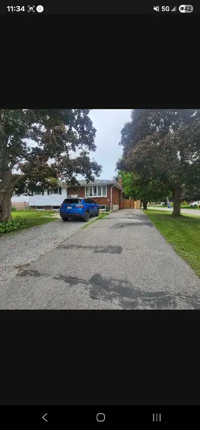 Large 3 bedroom (Lower unit of a raised bungalow) Private fenced in yard Private laundry 4 pcs bathr...