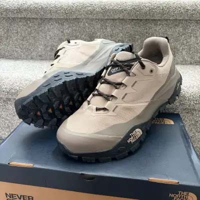 men’s 9.5 hiking shoes the north face new , View more