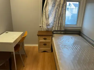 One bedroom on 2nd floor is available now in a quiet family home, 5 mins walk to bus stops and store...