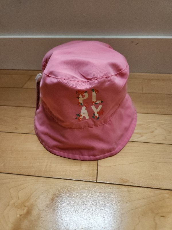 VGUC Joe Fresh Reversible Girls Summer Bucket Hat: Size 4-5 yrs in Clothing - 4T in Calgary - Image 2