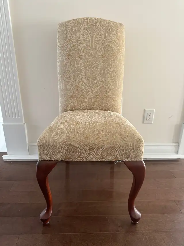 Dining chairs in Chairs & Recliners in Markham / York Region - Image 2