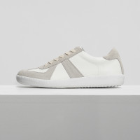 German trainer shoes (white/12.5us)