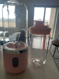 Wireless Single-Serve Blender with Travel Lid and Extra Mug