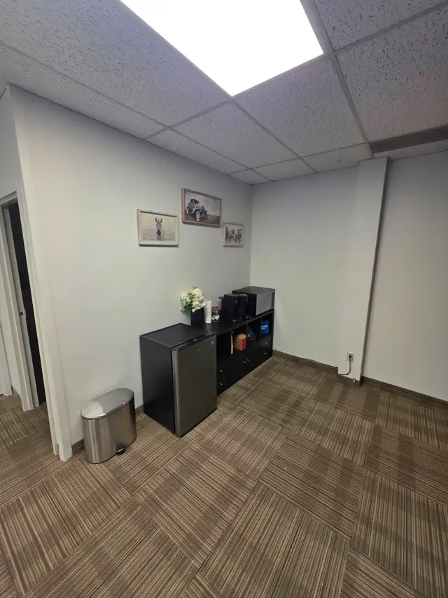 OFFICE RENT - Professional Office for RENT in Commercial & Office Space for Rent in Oakville / Halton Region - Image 5