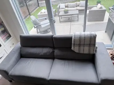 Couch in great condition, just no use for it any longer. Free for pickup.