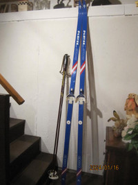 Cross country skis 77 inches