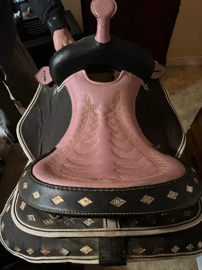 Western Saddle, View more