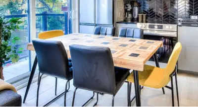 Table en bois Structube / Structube Wooden Table, View more