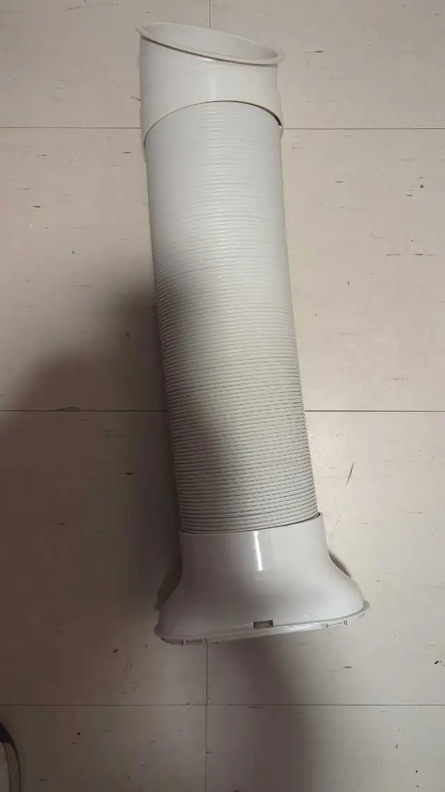 Exhaust vent for floor model A/C  in Other in Peterborough - Image 2