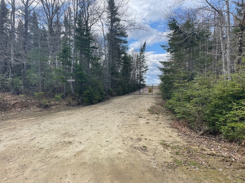 TERRE À BOIS ET CAMPS 80 ACRES CHEMIN DUVAL Land for Sale Bathurst