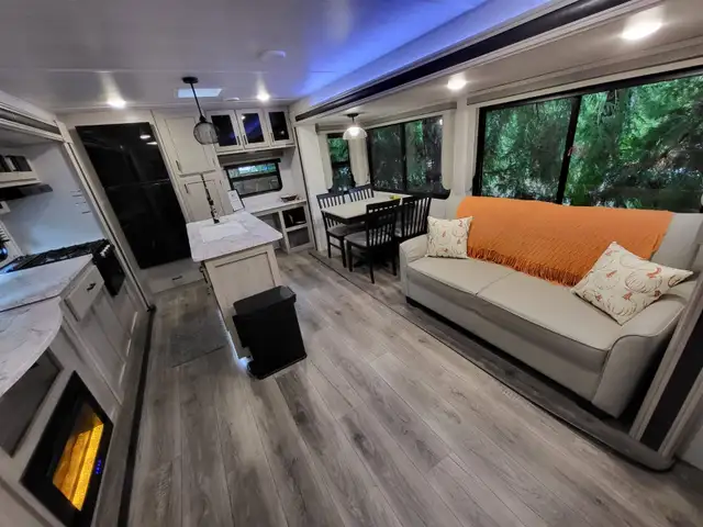 Parksville/Qualicum Beach Over-Winter Glamping in British Columbia in Canada - Image 3