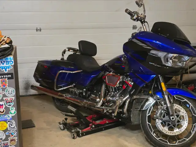 Harley-Davidson Road Glide CVO in Touring in Edmonton - Image 8