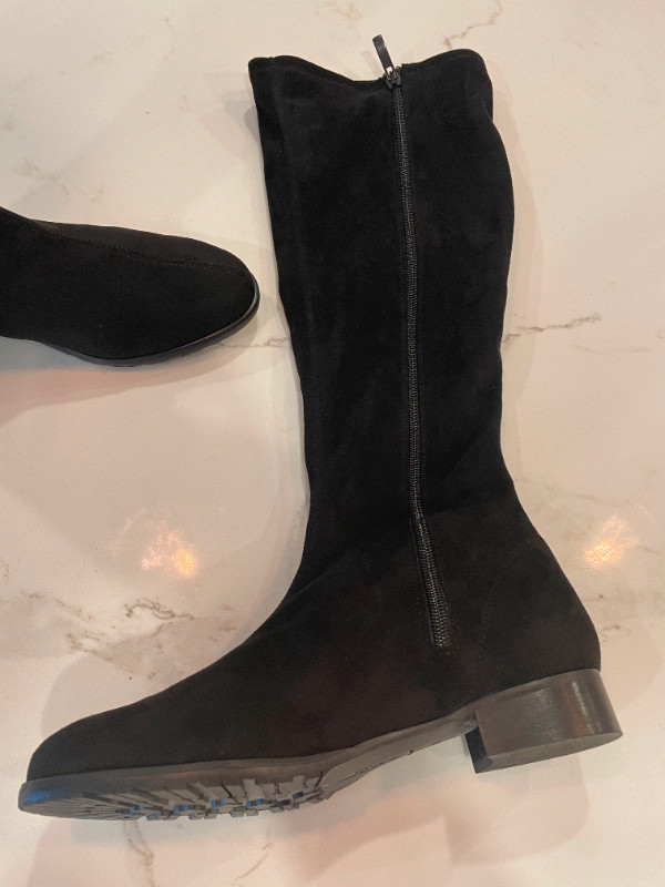 Ron White Black Stretch Eco Suede Boot Size Euro 38/US 7.5/8 NEW in Women's - Shoes in Markham / York Region - Image 4