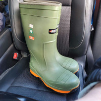 Brand New Size 15 BAFFIN CSA Rubber Work Boots