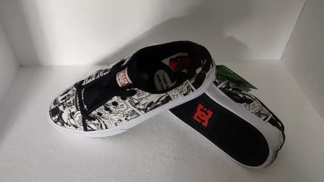DC Shoes X Marvel Deadpool Collection Manual Skate Canvas in Men's Shoes in Belleville - Image 6