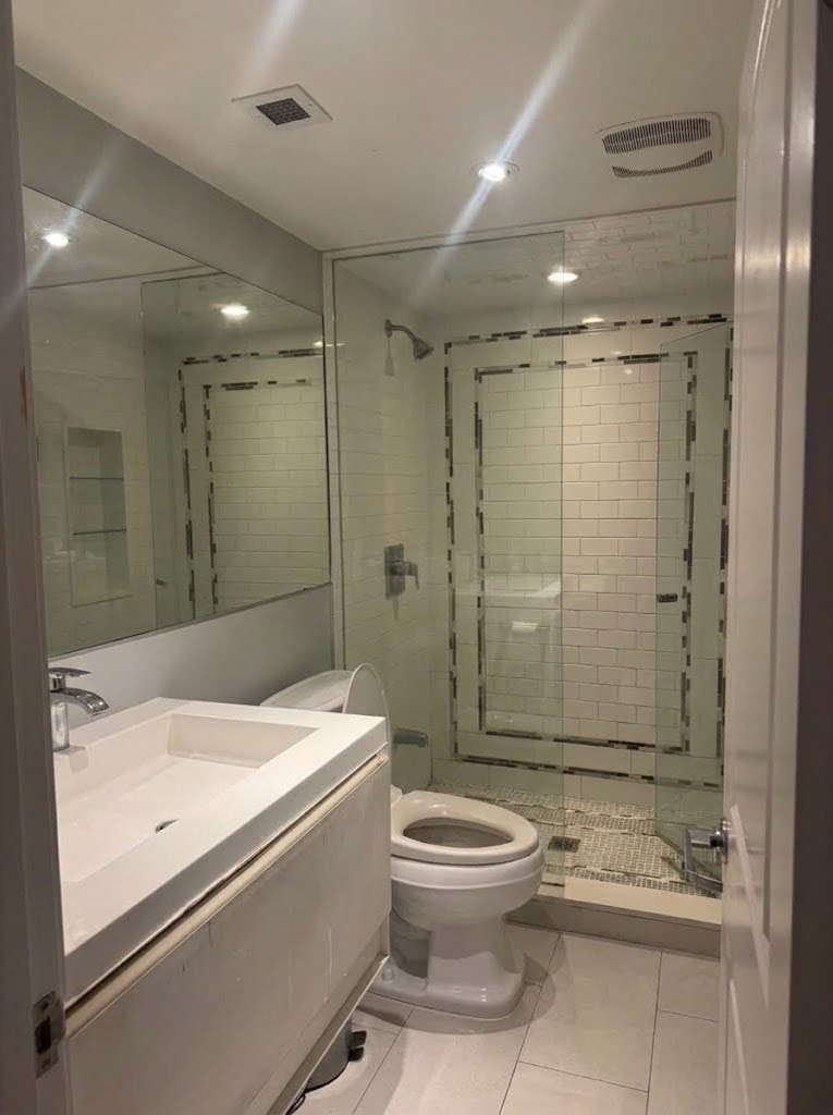ONE BEDROOM BASEMENT APARTMENT IN HIGH PARK/JUNCTION 5