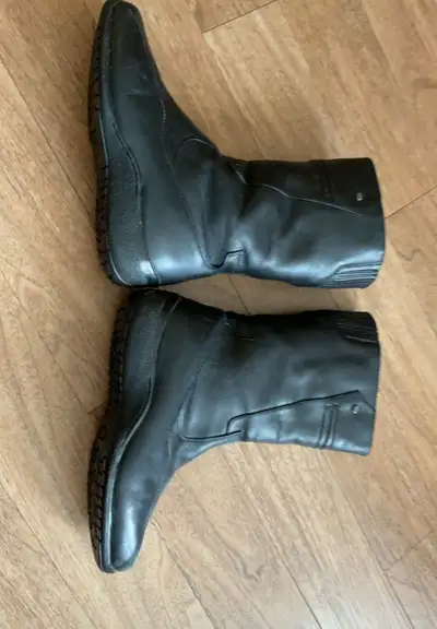 Bottes en Cuir, View more