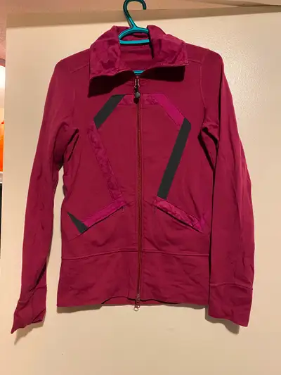 LULULEMON ORIGAMI STRIDE JACKET SIZE 6, View more