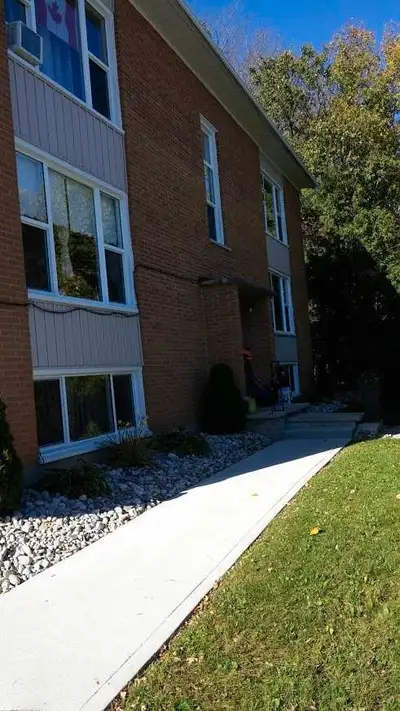 1 bedroom spacious apartment for rent