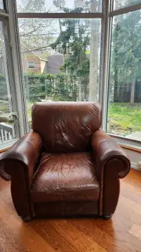 Vintage Rolled Arm Club Chair Natuzzi Leather