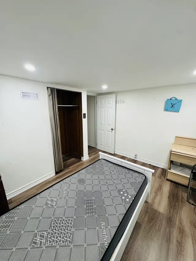 Room for rent  in Long Term Rentals in City of Toronto - Image 2