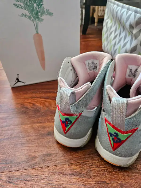 Jordan 7 Retro - Neutral Grey63234727526403123