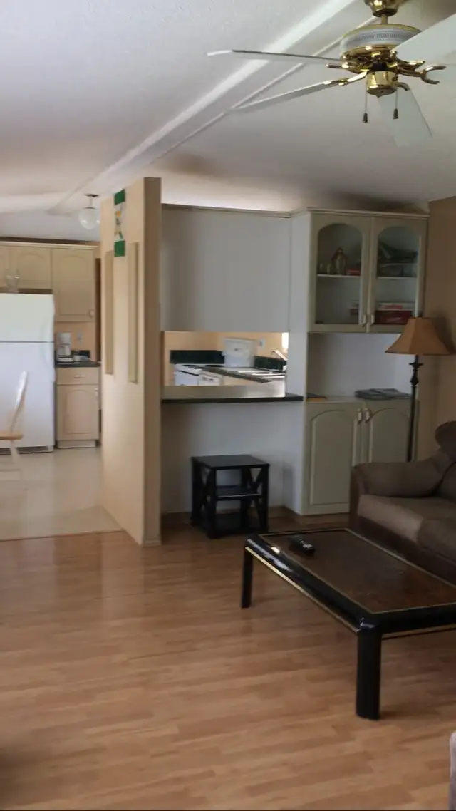 Mountain lake front property for short term rental. in British Columbia in Canada - Image 11