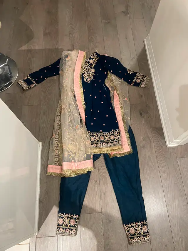 Traditional Indian Suit62863736722433125