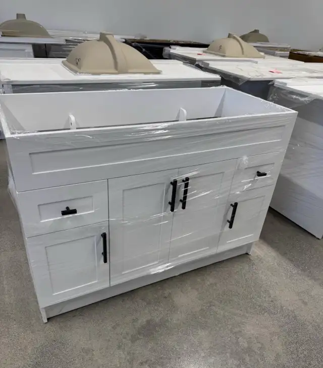 Bathroom Vanities LED Mirrors and Countertops  in Bathwares in Oakville / Halton Region - Image 3
