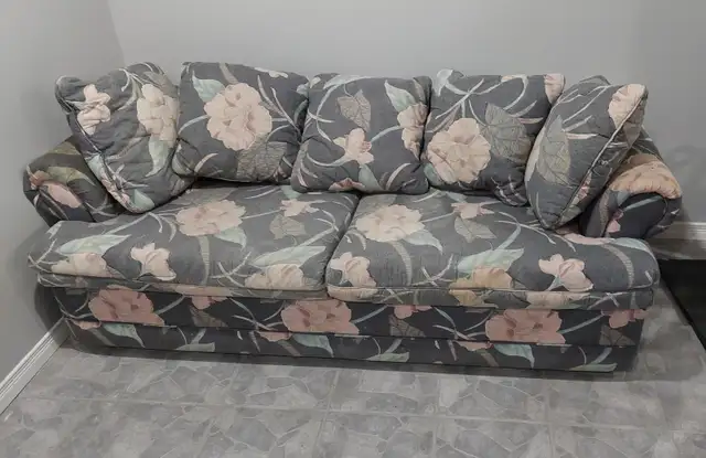 Divan lit in Beds & Mattresses in Laval / North Shore - Image 2