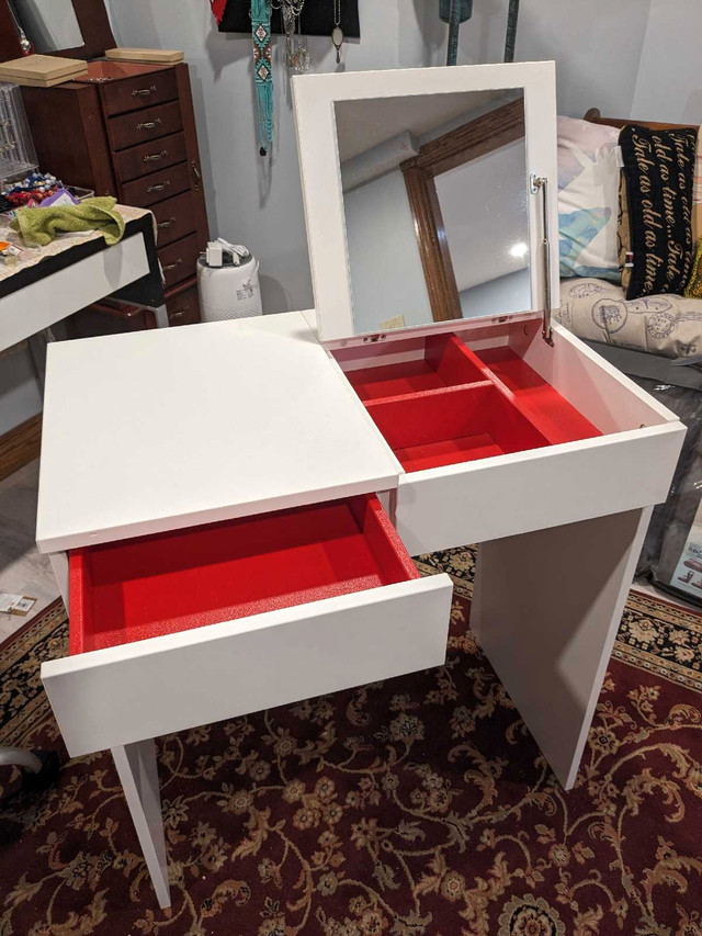 Ikea white vanity table EUC in Dressers & Wardrobes in Mississauga / Peel Region - Image 2