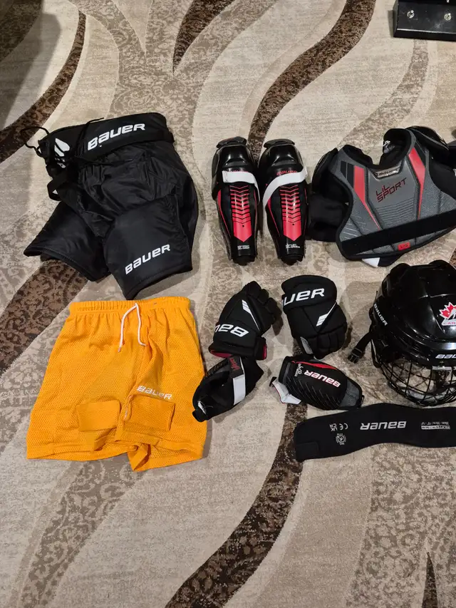TODDLER YOUTH FULL HOCKEY EQUIPMENT BAUER STICKS(AGES 5-6 ) in Hockey in Mississauga / Peel Region - Image 3