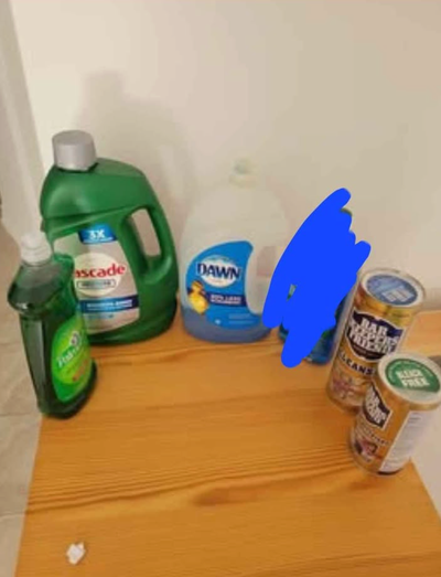 Keep your home sparkling with this collection of essential cleaning products. This bundle consists o...