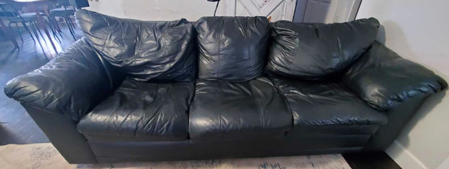 Couch (black leather) in Couches & Futons in Hope / Kent
