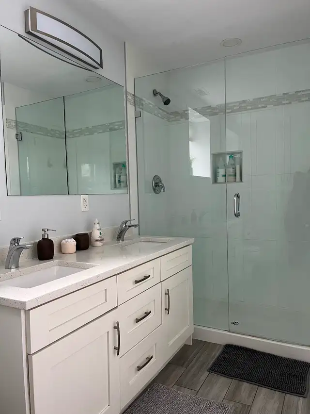 Beautiful and Bright Fully Furnished 2 Bedroom in Long Term Rentals in Vancouver - Image 9