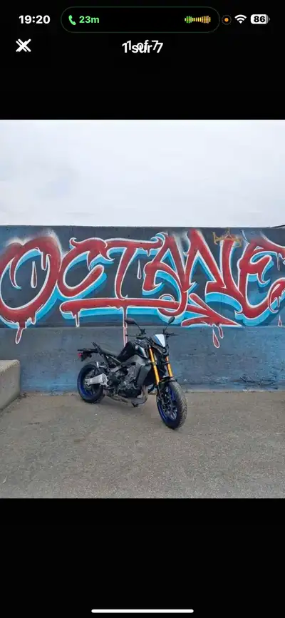 Beau Yamaha MT-09 edition SP ... Model avec suspension öhlins bas milage 33 000km rien a fair pre a...