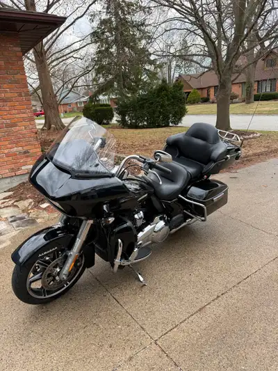 2021 Harley Davidson Road Glide Limited. Has Navigation, Cruise Control, Heated Grips. Purchased at...