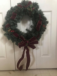 CHRISTMAS HOLIDAY WREATH