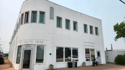 Commercial rental on 432 Main St Foam Lake