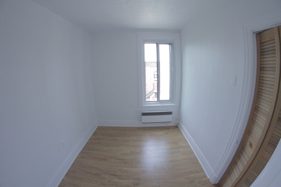 Grand 6 1/2 lumineux à louer – VillerayDisponible le 1er Nov 4