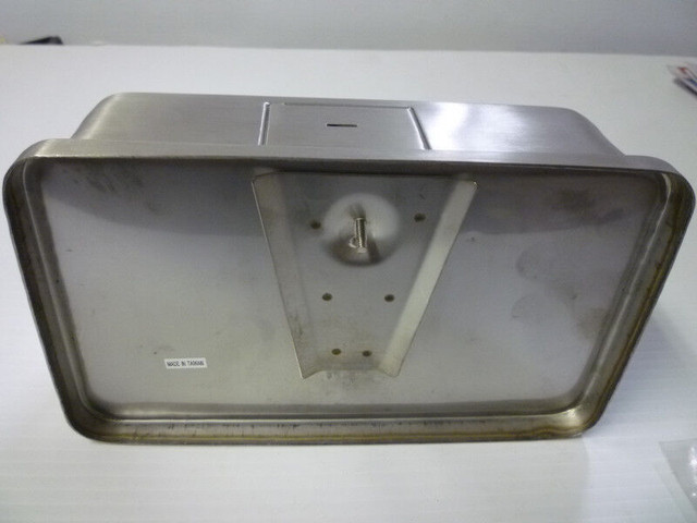 Stainless Steel Wall Mount Industrial Liquid Soap Dispenser in Other Business & Industrial in Swift Current - Image 2