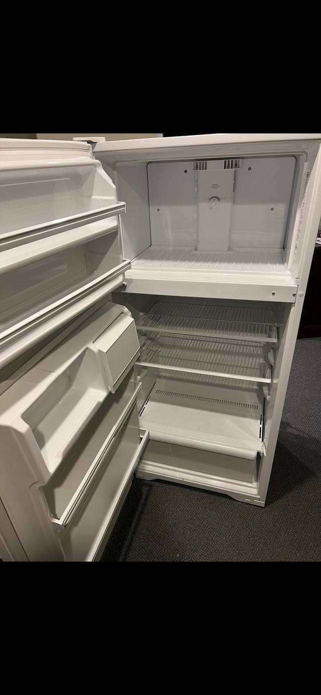 Fridge / Freezer not working in Refrigerators in Barrie - Image 2