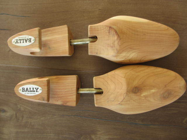 Vintage Branded Shoe Trees Stretchers - Dacks, Hartt, Bally in Arts & Collectibles in New Glasgow - Image 4