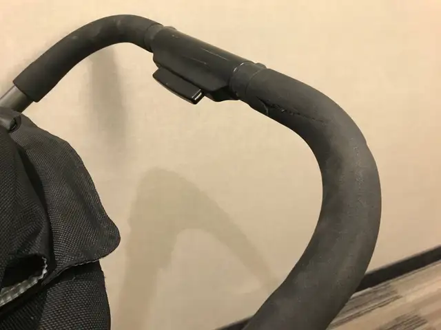 UPPAbaby Vista Stroller with Ride Board in Strollers, Carriers & Car Seats in City of Toronto - Image 8