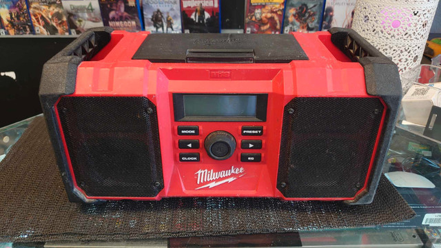 Milwaukee Tool M18 18V Lithium-Ion Cordless Jobsite Radio with 5 in Other in Hamilton - Image 2