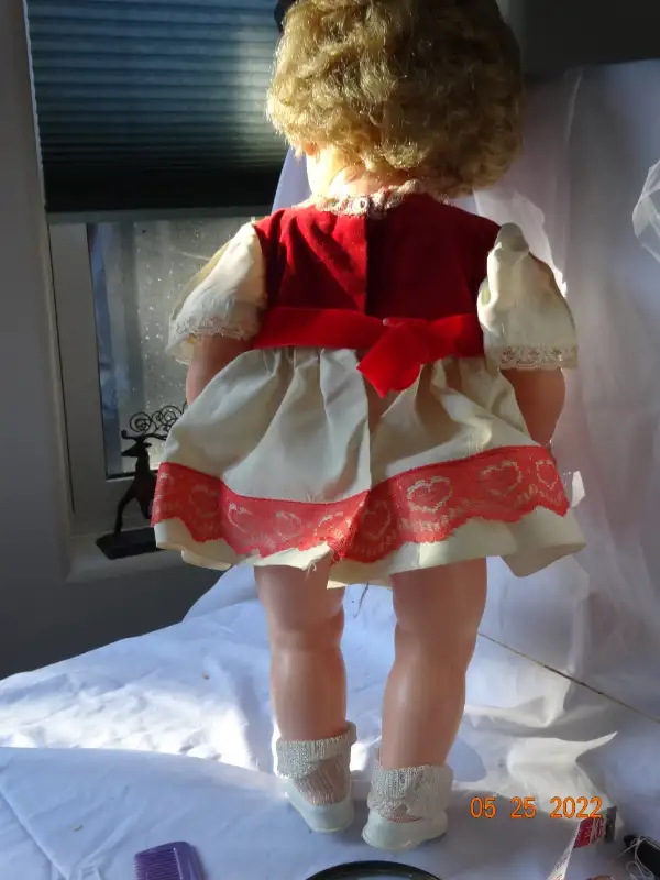 Doll 20 inch ,orig. clothes by Regal Toy,Canada,was Eaton Beauty in Arts & Collectibles in Kelowna - Image 6
